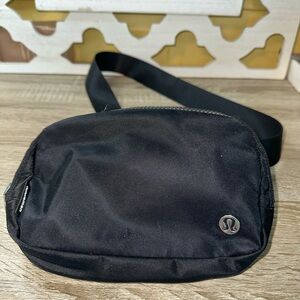 Lululemon Black Nylon Belt Bag ￼